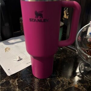 Stanley Fuchsia with Handle 40oz